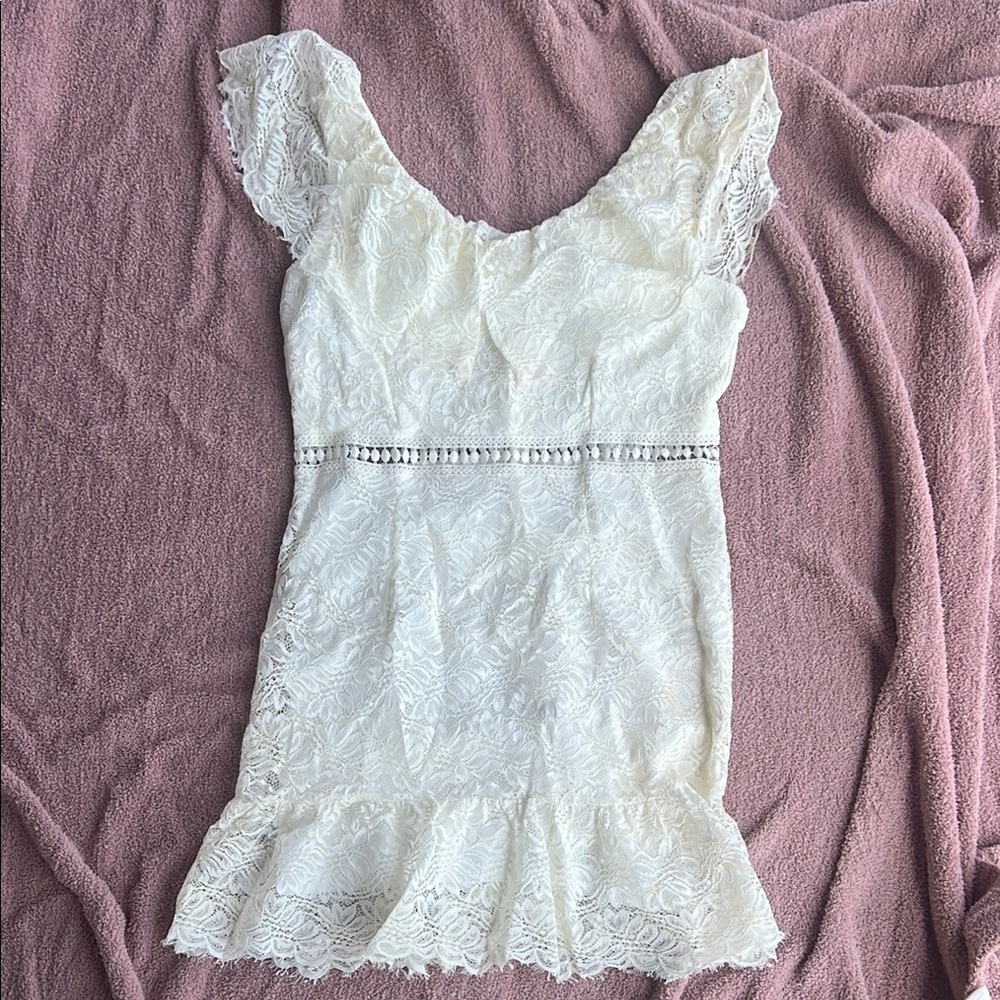 Elegant White Lace Dress